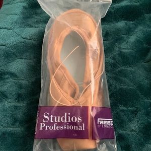 Freed of London Studio Professional pointe shoes